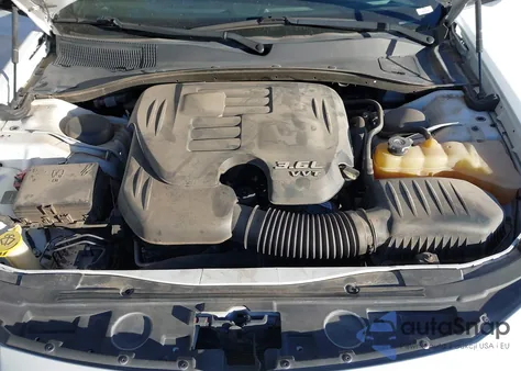 2018 Chrysler 300 из США, поврежденный, VIN 2C3CCABG0JH191053